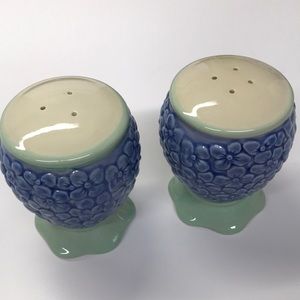 Pflatzgraff blue flowers salt and pepper shaker